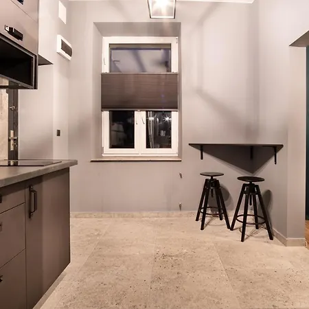 Revolution Aparts - Centrum Lodzi Apartmán *
